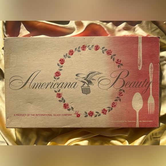 VINTAGE Dead Stock Americana Beauty Rose Flatware Set - New in Box - Picture 14 of 16